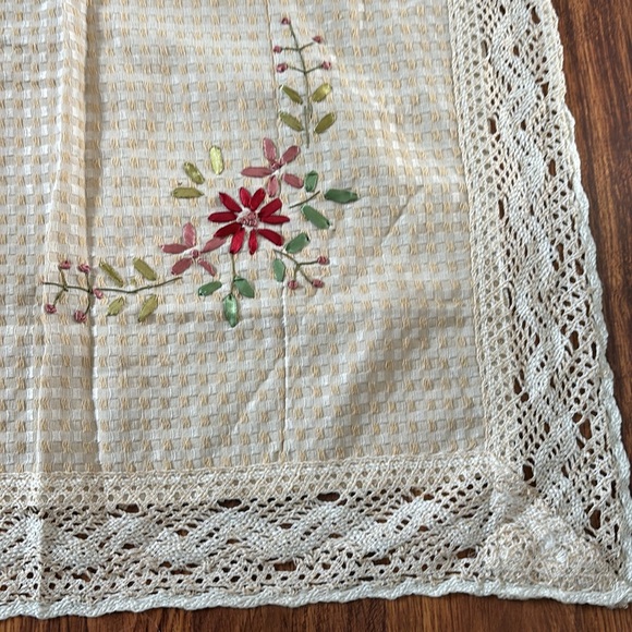 45×45 in traditional Square hand silk-knitted embroidery  tablecloth - Picture 4 of 8